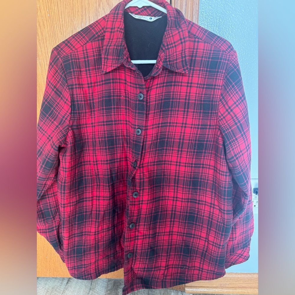 Lee Riders red/black size LG flannel plaid look, light fleece lines button down
